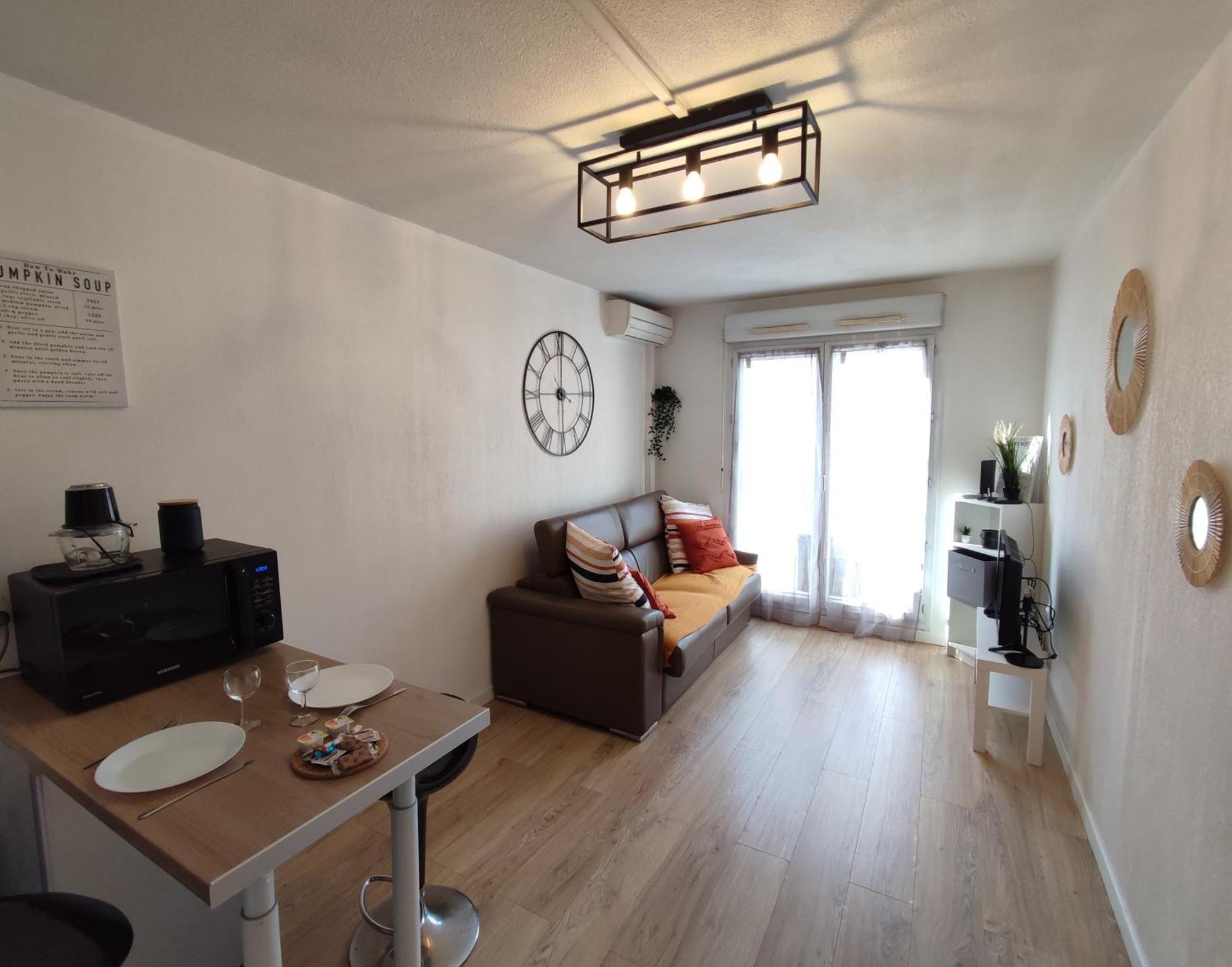 Climatise Equipe A 6min De La Gare St Charles Appartement Marseilles
